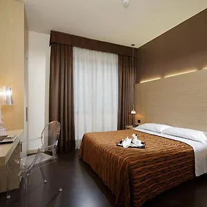 Paris Otel