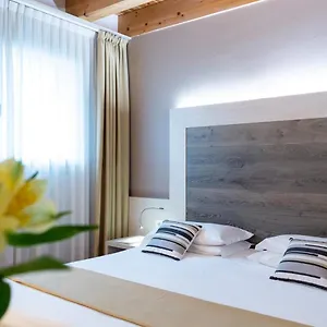 Alexander Otel